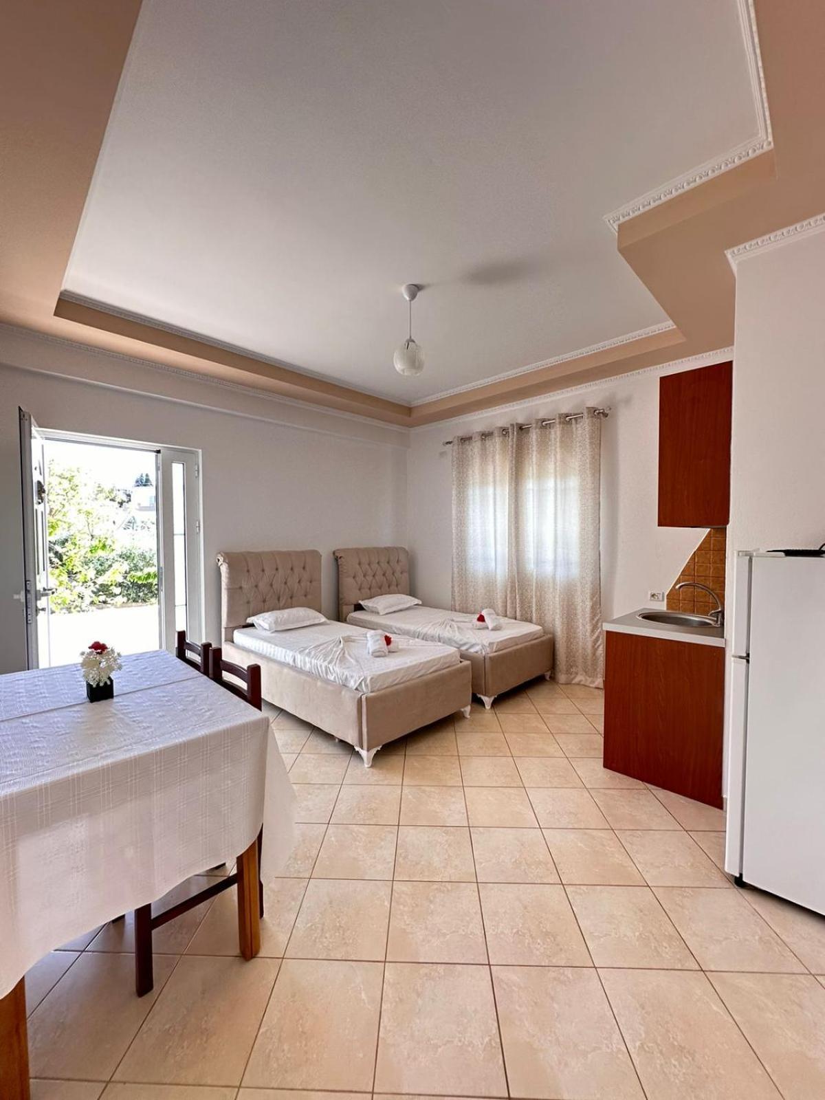 Xhibo Apartments Sarandë Eksteriør billede