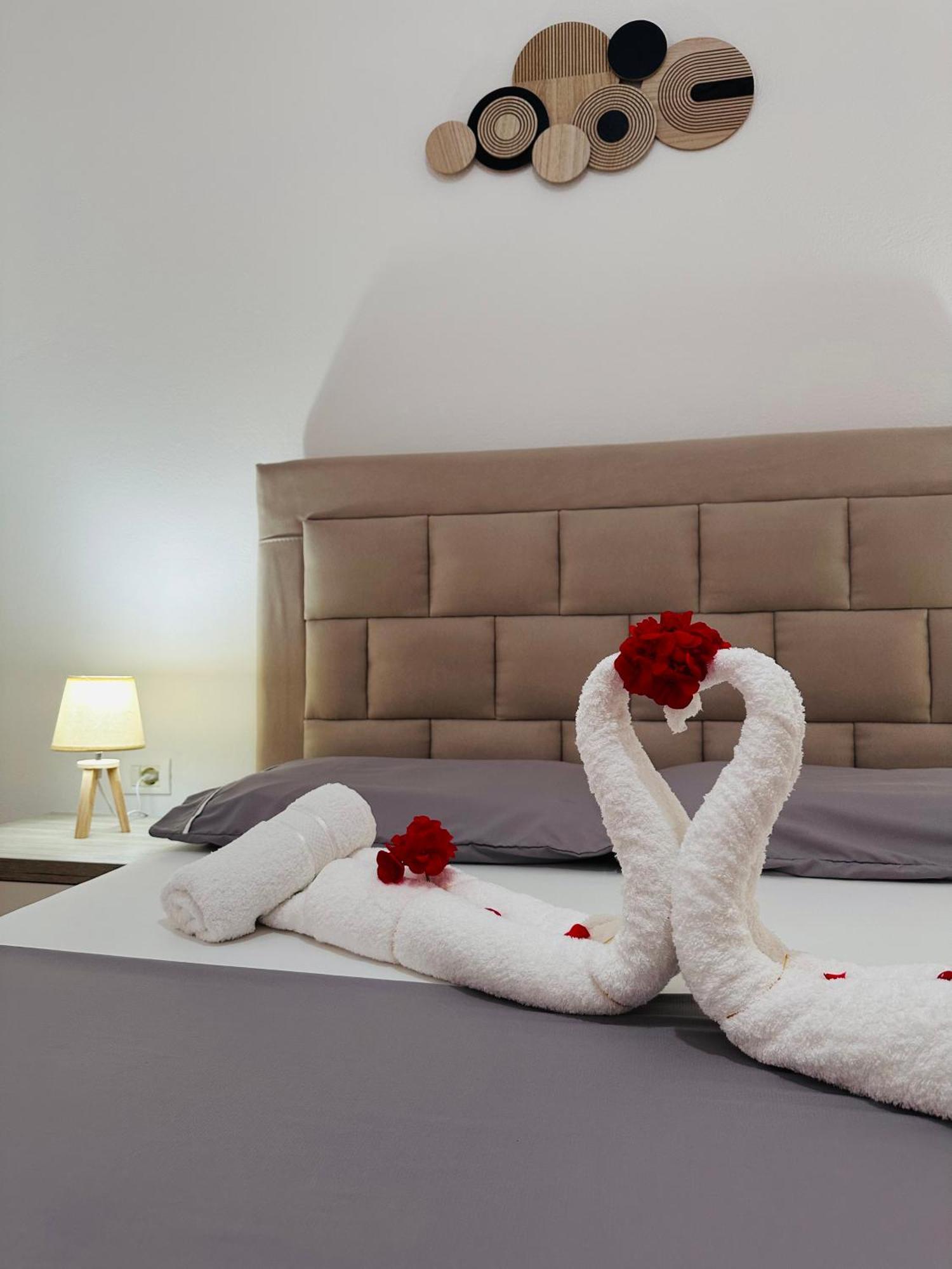 Xhibo Apartments Sarandë Eksteriør billede