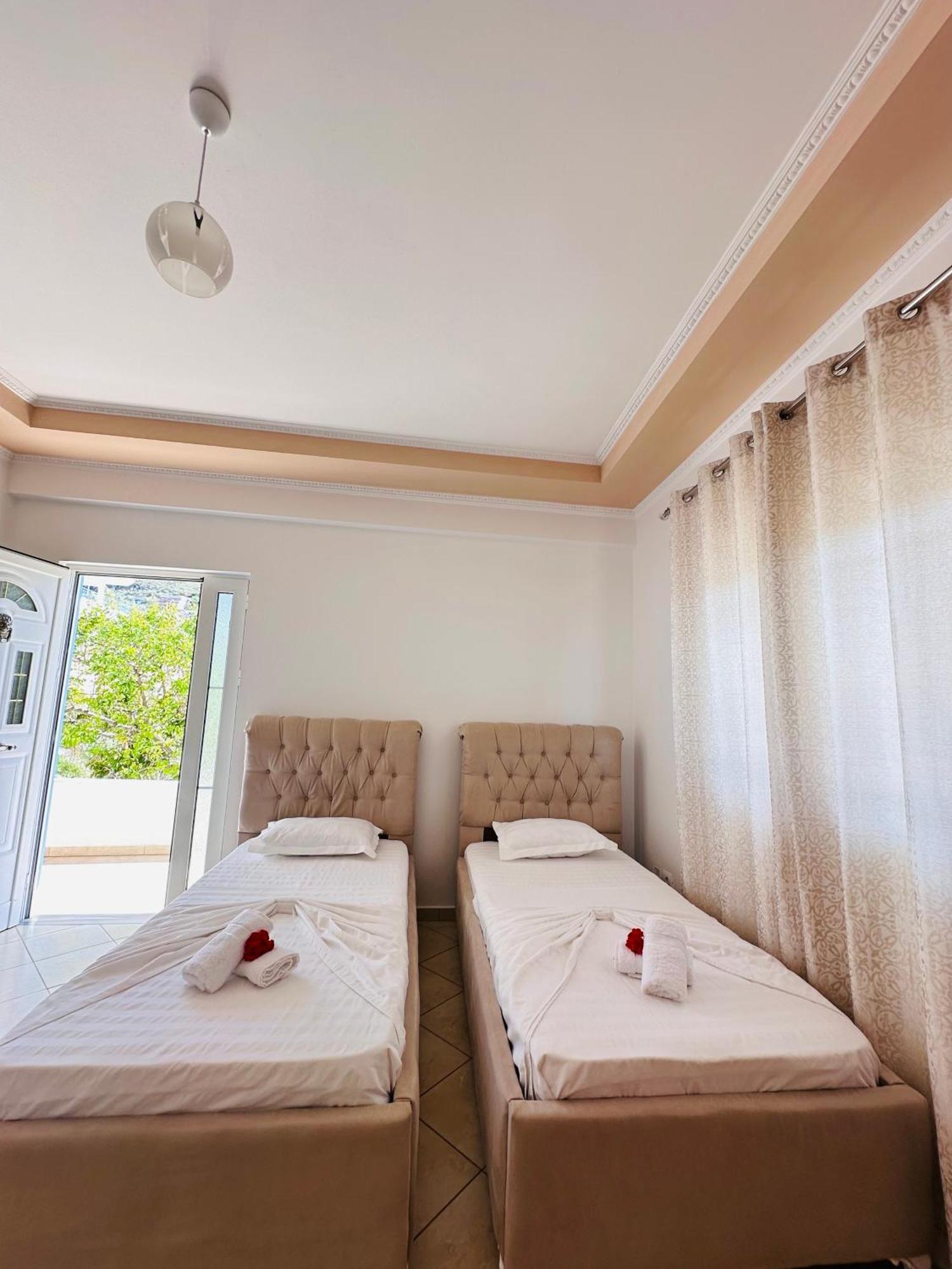 Xhibo Apartments Sarandë Eksteriør billede