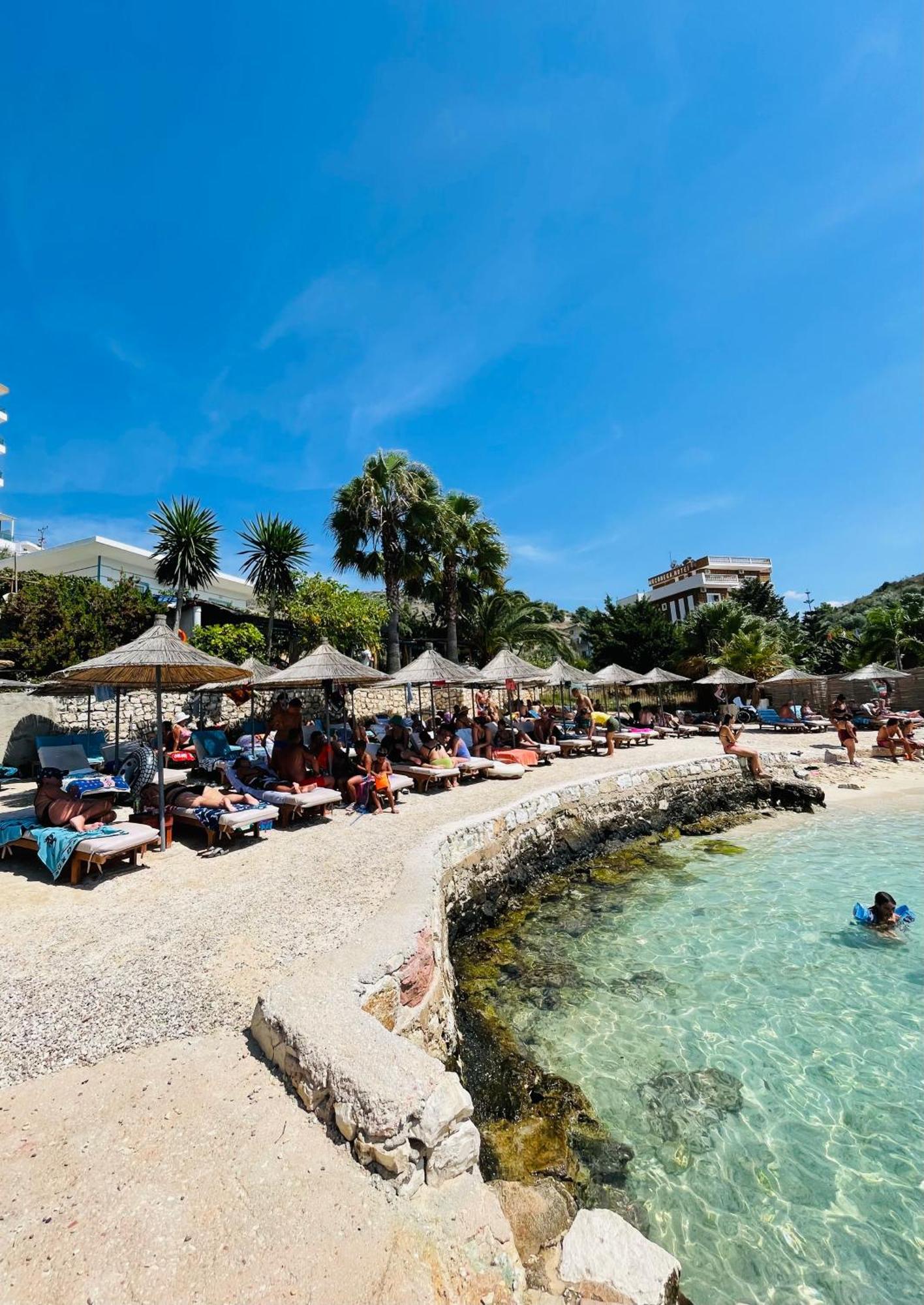 Xhibo Apartments Sarandë Eksteriør billede